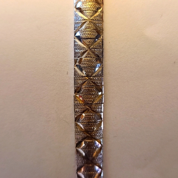Vintage 7 inch Large Diamond Cut Pattern Two-tone Sterling Silver Bracelet - Picture 4 of 7